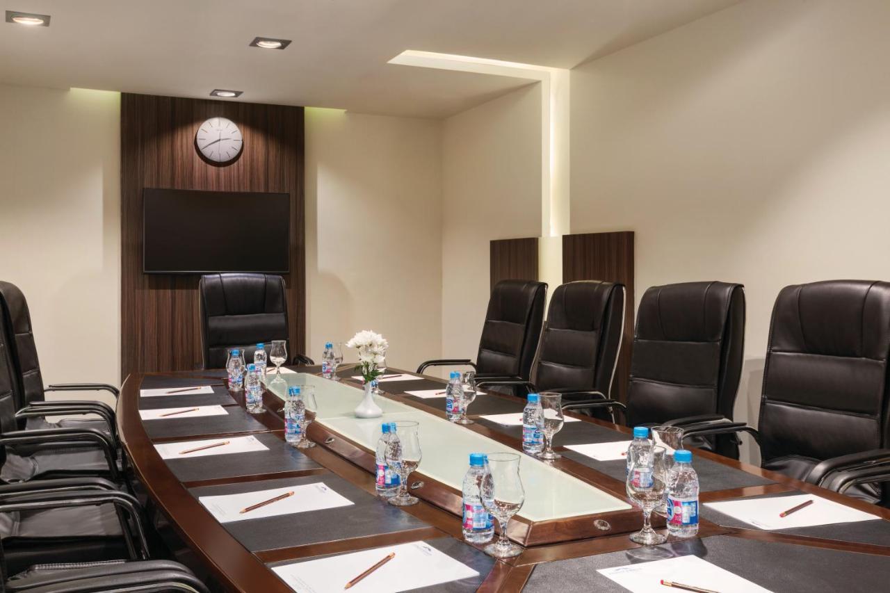 Howard Johnson Dammam Hotel Eksteriør billede