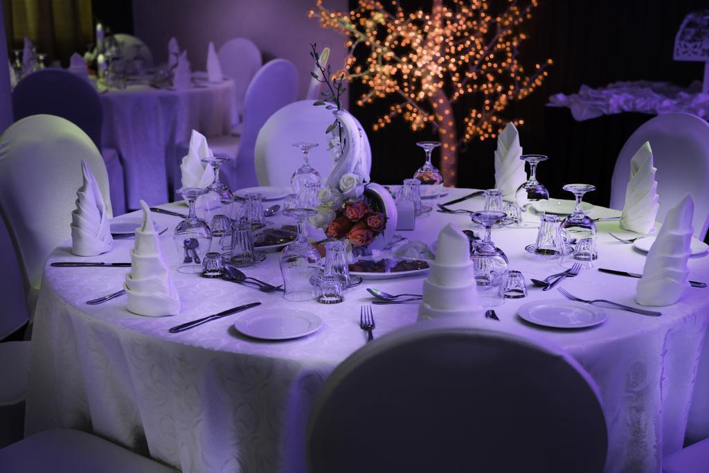 Howard Johnson Dammam Hotel Eksteriør billede